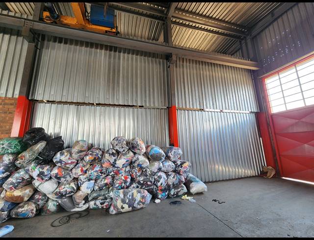 440M² MINI FACTORY FOR SALE IN DRIEHOEK